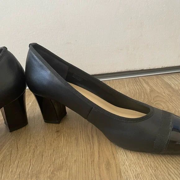 ⭐️Host Pick⭐️ Easy Steps Network dress shoes. Size 10C. - Picture 9 of 9